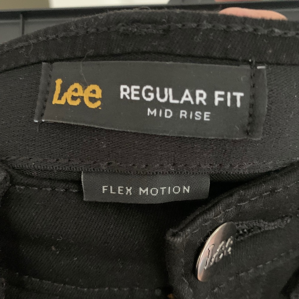 Women's Lee Capris Pants - Picture 6 of 9